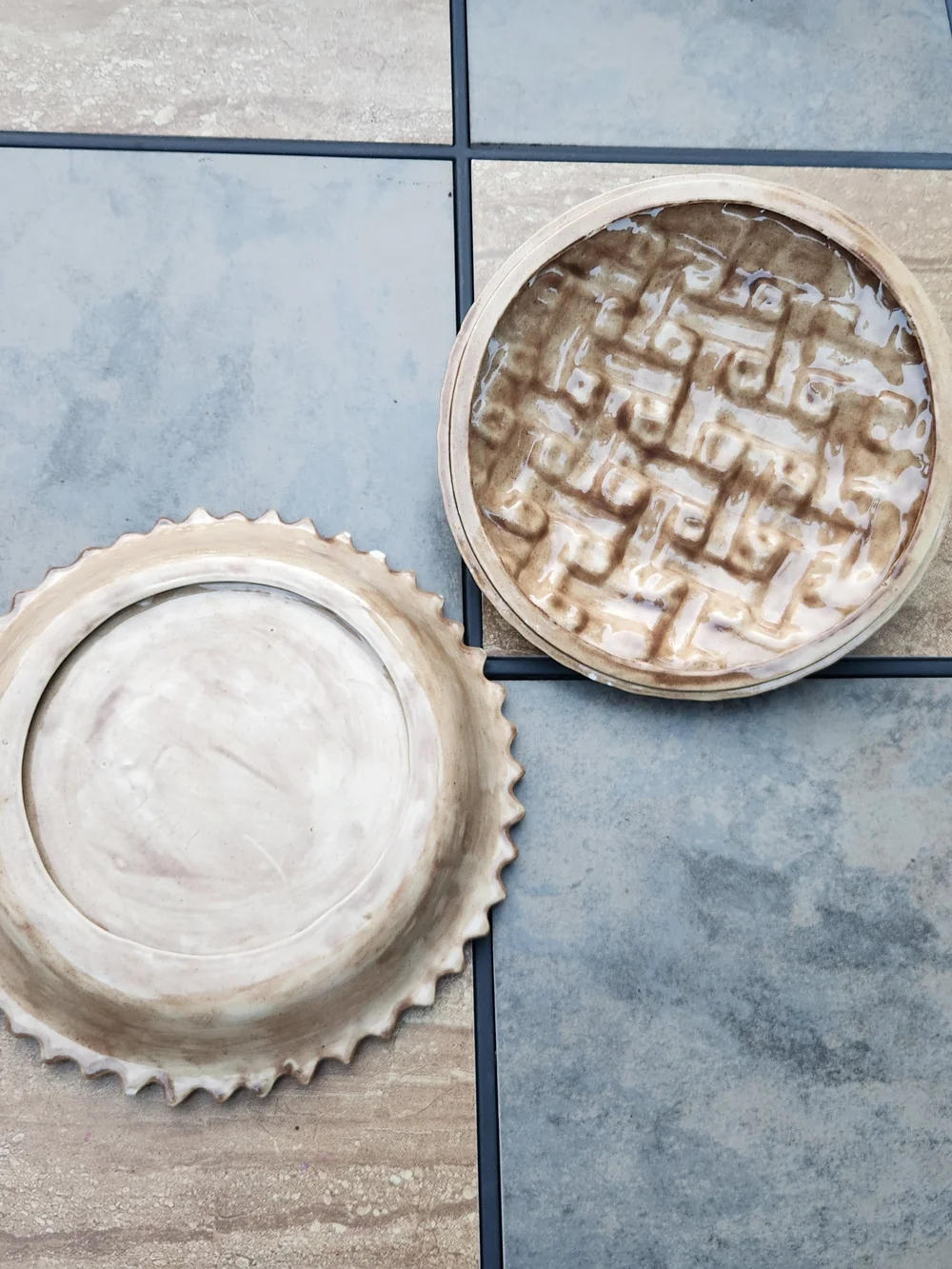 Ceramic Blueberry Pie Dish with Lattice Lid